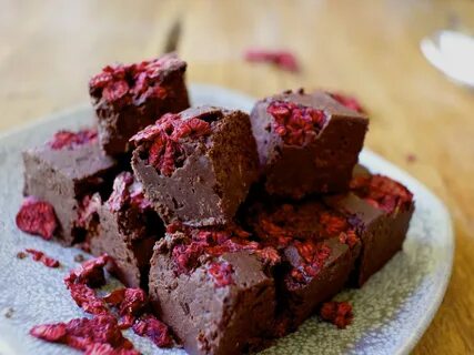 seductive valentine’s day cacao fudge with mucuna Pruriens.