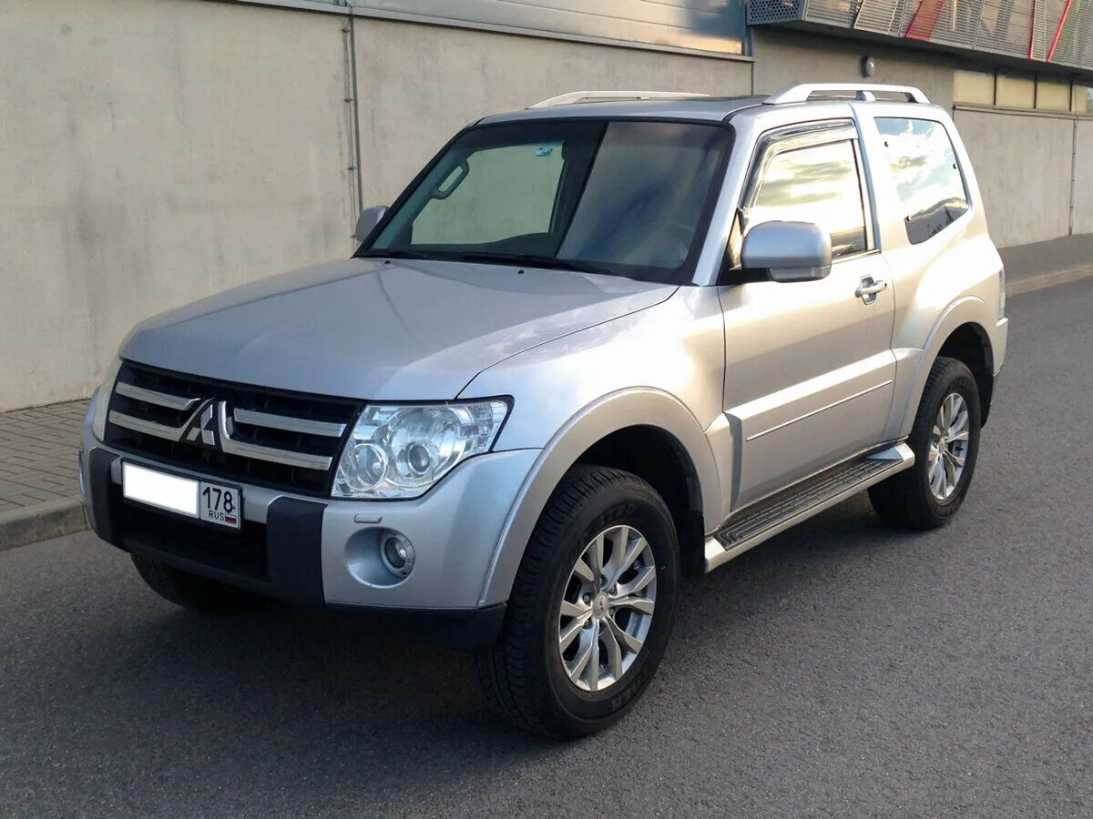 Мицубиси паджеро 3.8. Паджеро 4 3.8. Мицубиси Паджеро 3 дверный. Mitsubishi Pajero 2008. Mitsubishi Pajero 3 Door.