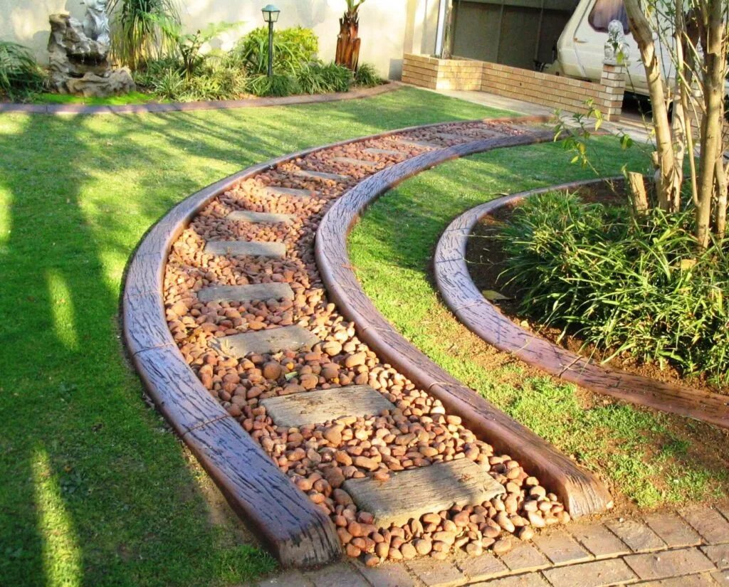 Бордюр для тропинок на даче. Брусчатка bordyur. Бордюр из кирпича. Садовые дорожки из дерева. Crh calau 45.