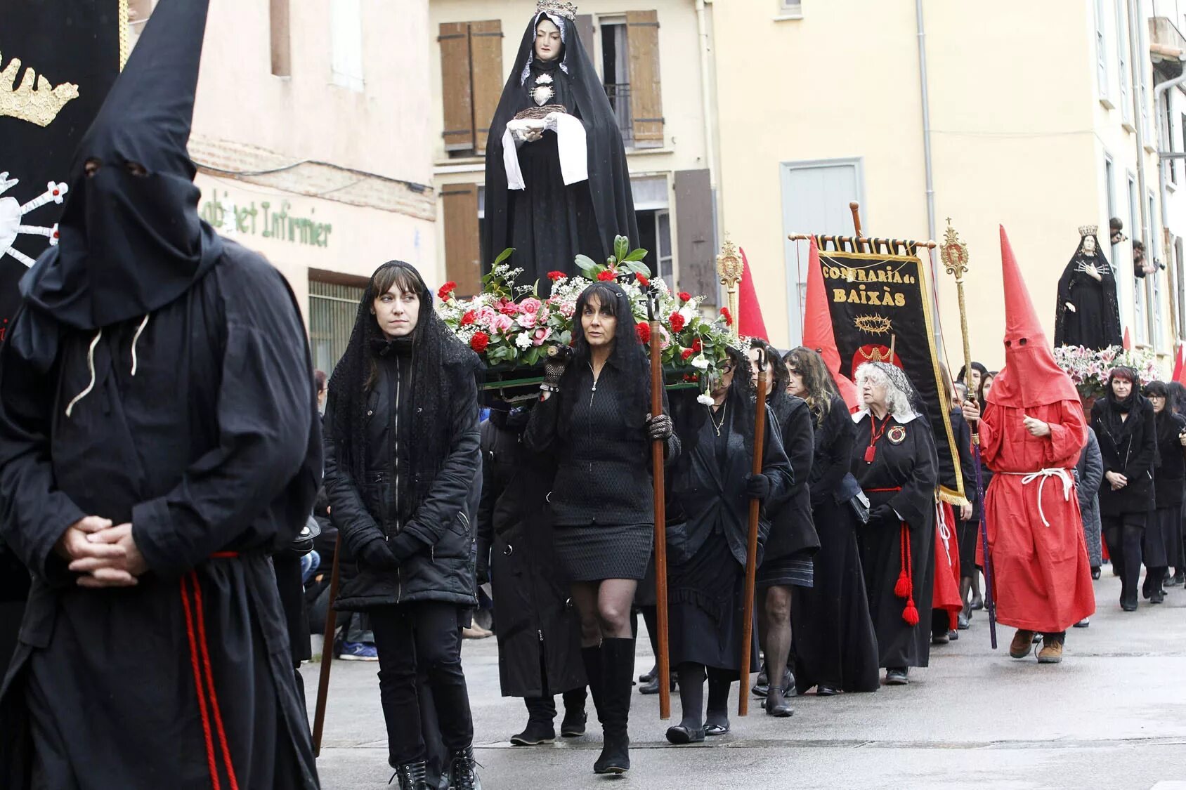 Good friday что за праздник. Католическая Великая пятница (good Friday). Good Friday праздник в Британии. Страстная пятница в Англии. Католическая страстная пятница в Великобритании.