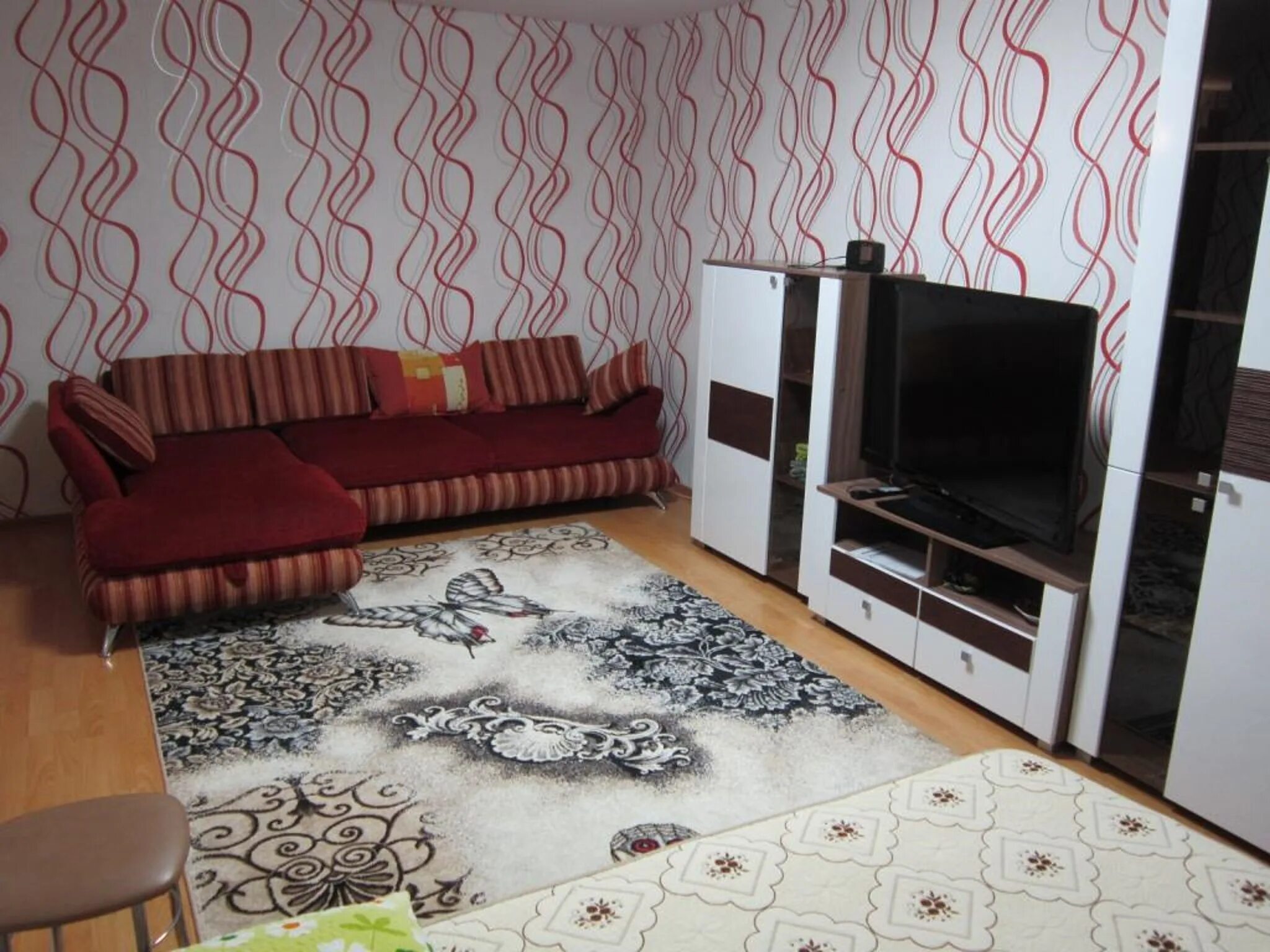 Квартиры посуточно красный фон города на улицу. Новый ургал донецкая 9 квартира 82. Квартира в новом ургале недорого. Снять квартиру в новом ургале. Гостиница новый ургал.