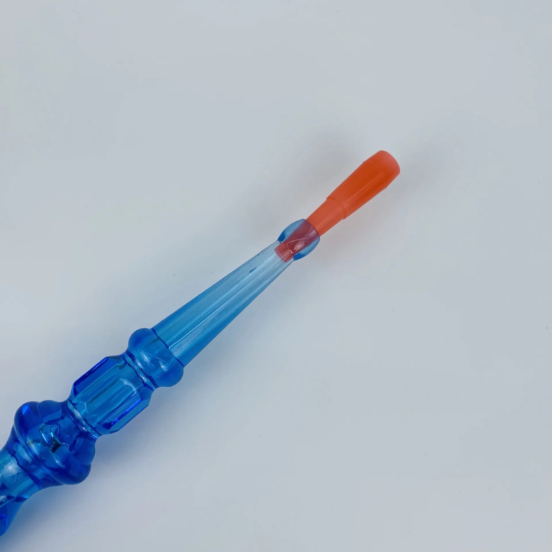 Насадка для кальяна на трубку. Наконечник на мундштук кальяна. Как вставить мундштук. Как вставить мундштук. Мундштук для кальяна одноразовый.