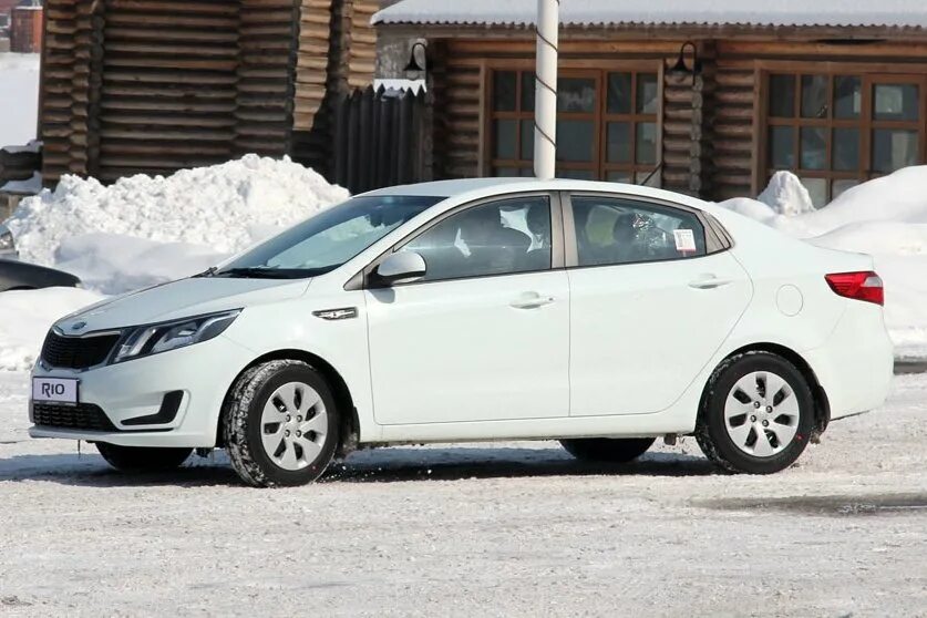 Kia Rio белая. Киа Рио 3 белая. Киа Рио Снежка. Киа Рио белого цвета. Купить киа рио частные объявления