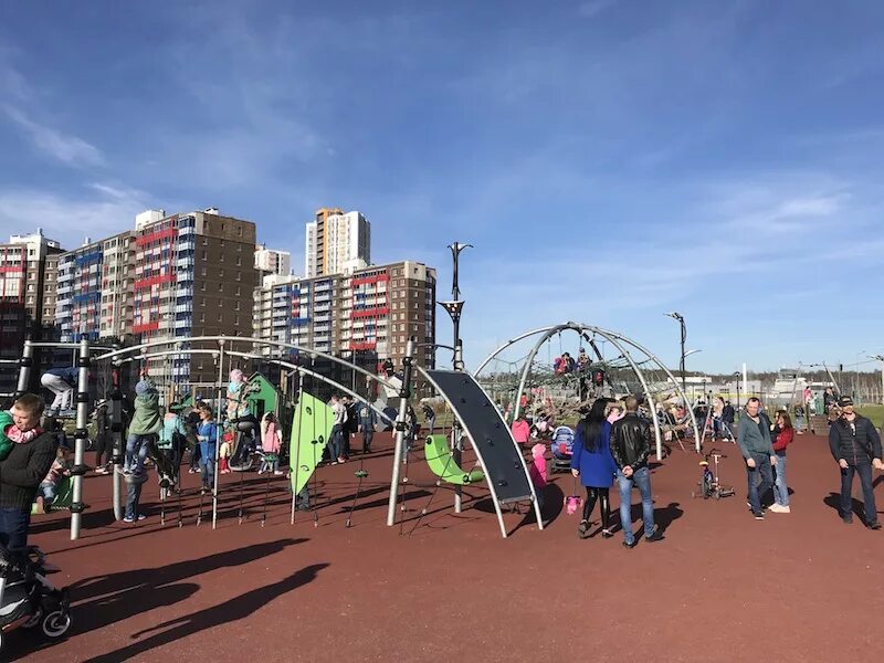 Внутридворовая площадка ул. Игровая комната мега химки. Перетягивание каната у детей на улице школьники. Дети дыбенко. Центр спорта невского района дети.