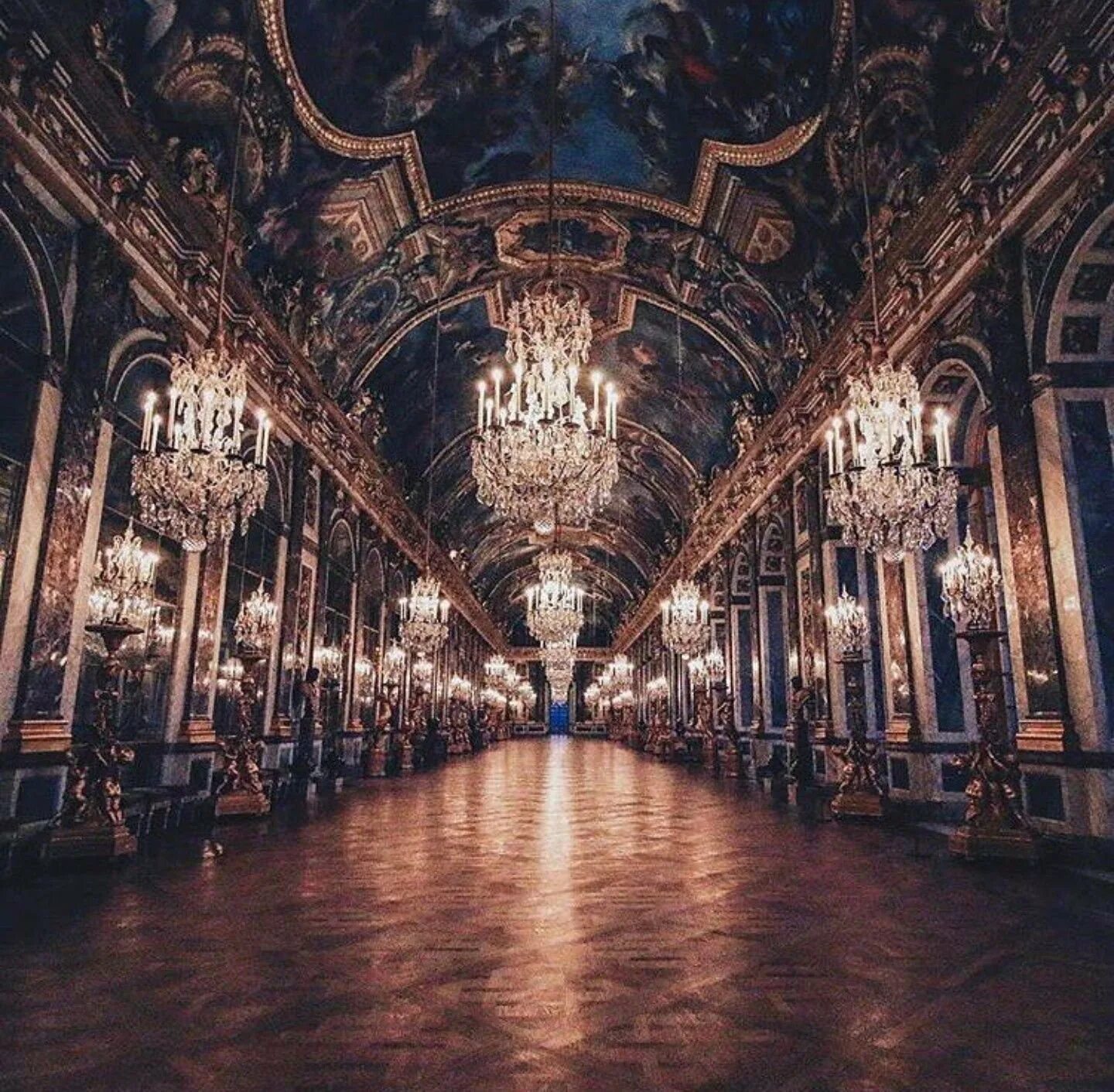 Версаль концовка. Версальский дворец дворцы Версаля. Версальский дворец Эстетика. Версальский дворец бальный зал.
