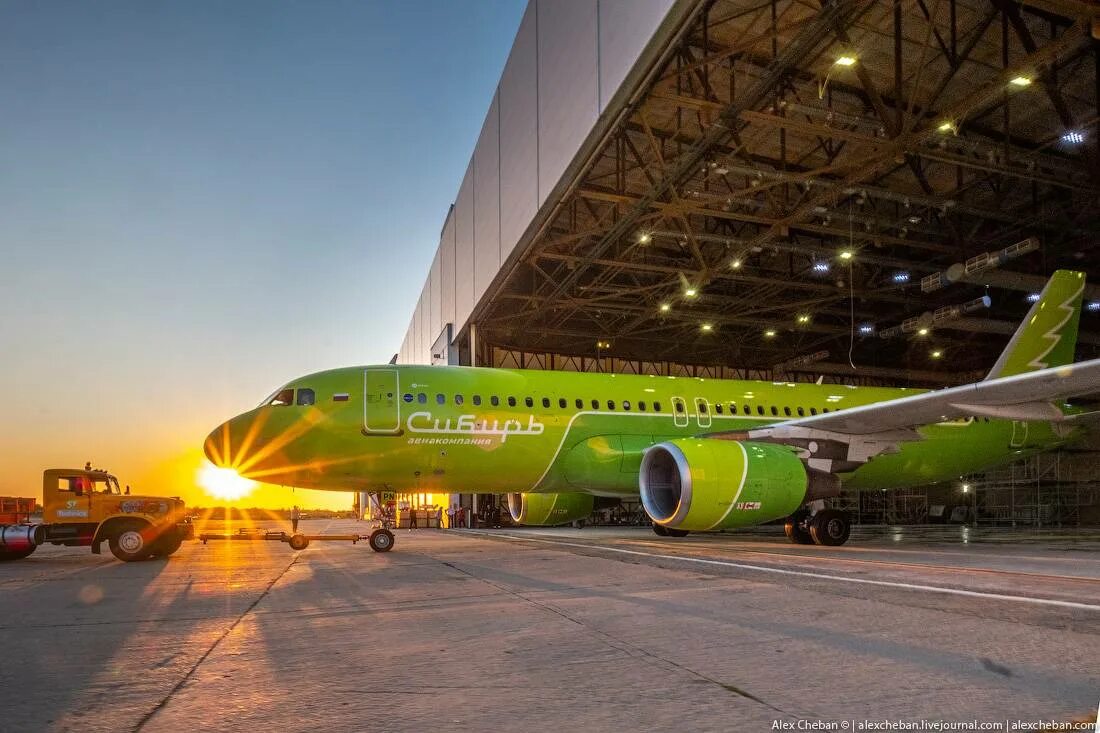 S7 airlines россия. Компания Сибирь s7. Самолёты авиакомпании s7 Airlines. Самолет Сибирь s7. Самолёты s7 Airlines Авиапарк.