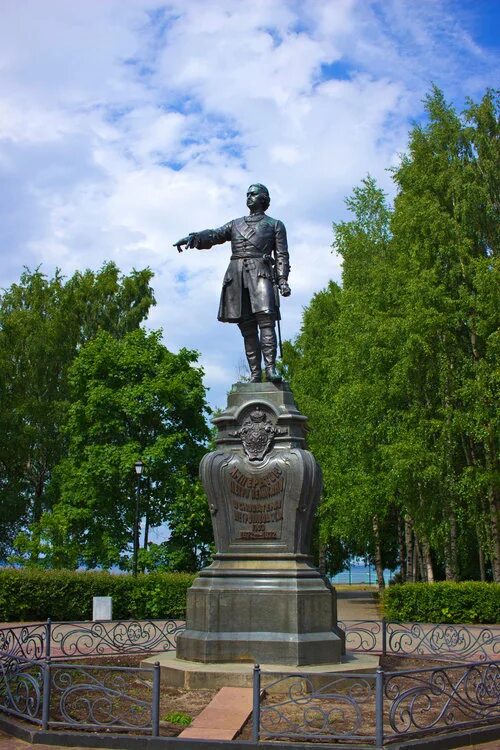 Памятник петру 1 в петрозаводске урицкого. Памятник петру 1 в петрозаводске презентация. Почему памятник петру в петрозаводске. Памятники петру в пертозаводск. Почему памятник петру в петрозаводске.