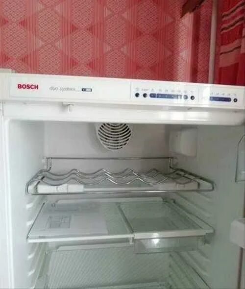 Морозит холодильник bosch. Bosch duo system холодильник модель 3775. bosch duo system холодильник 2002 года. холодильник bosch duo system kgs3775. холодильник bosch duo system kgs 3722.