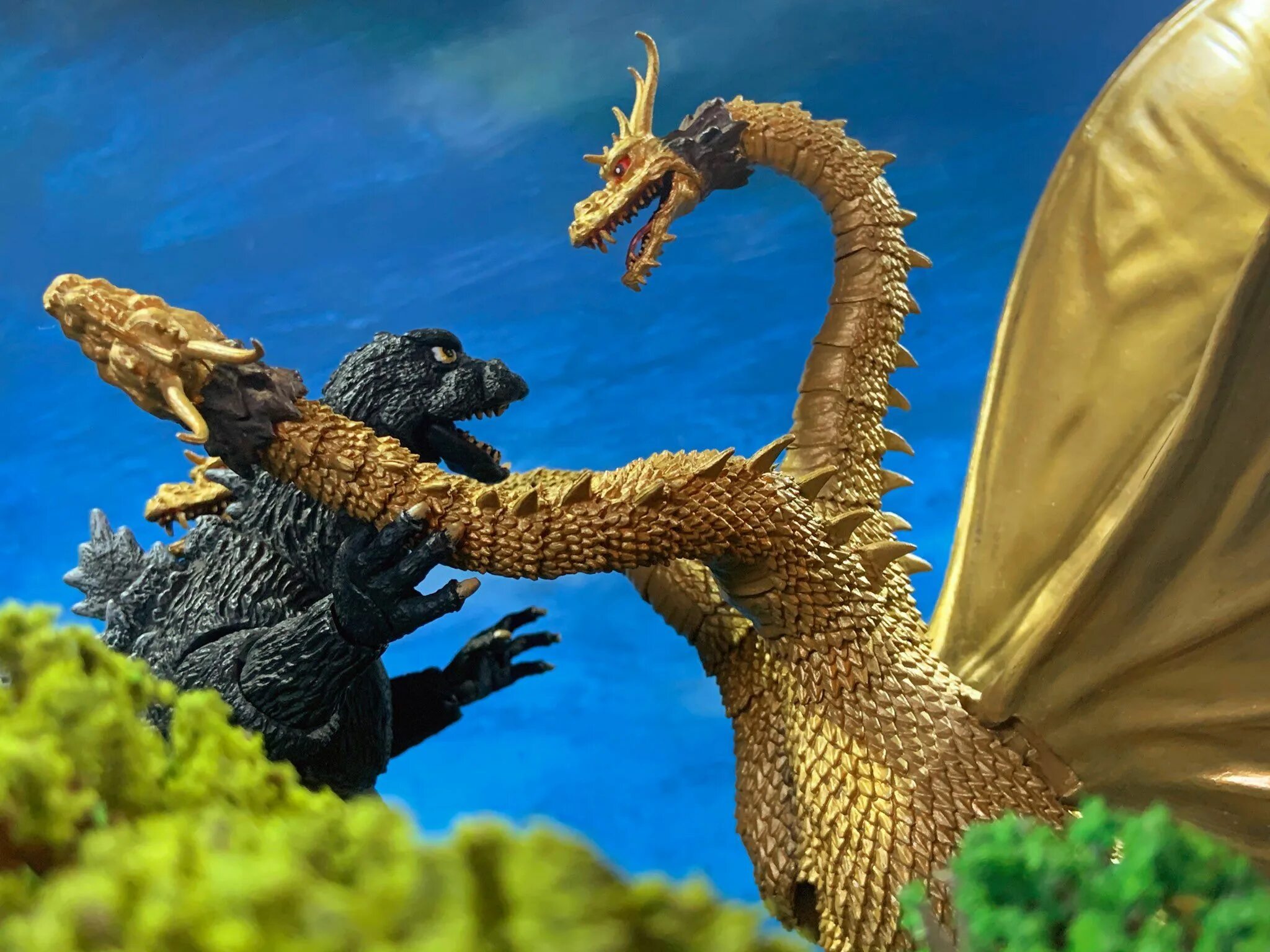 Godzilla vs ghidorah