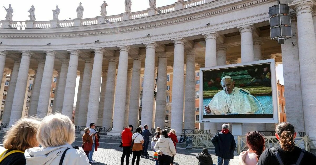 19 августа через. Белоруссия и Ватикан. Конференц зал папы в Ватикане. Дороги в Ватикане переполненные. Ватикан объявляет всем войну.