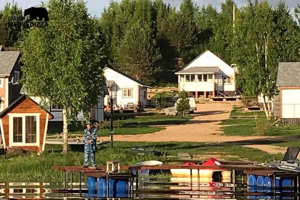 Рыбинское водохранилище домики. Рыбинское водохранилище турбаза. База Медведица Брейтово. База Медведица Россия Ярославская область Брейтовский район. База отдыха Медведица Рыбинское.