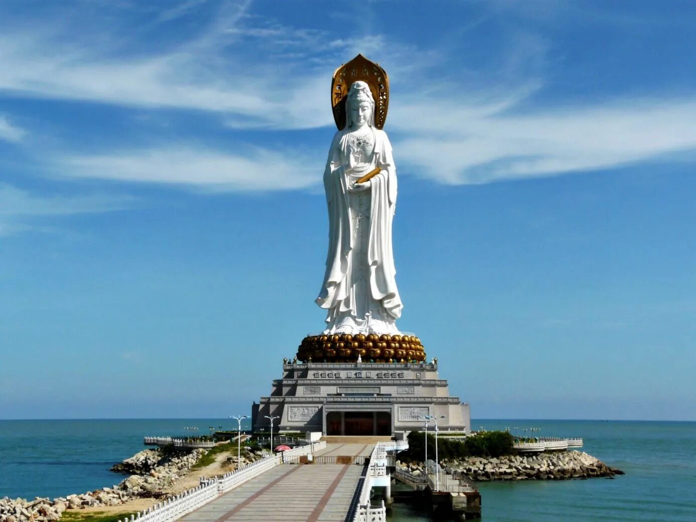 Hainan island sanya. Статуя Богини Гуаньинь на острове Хайнань. Храм Наньшань, Санья, Хайнань. Богиня Гуань Инь Хайнань. Статуя Гуаньинь (Наньшань).