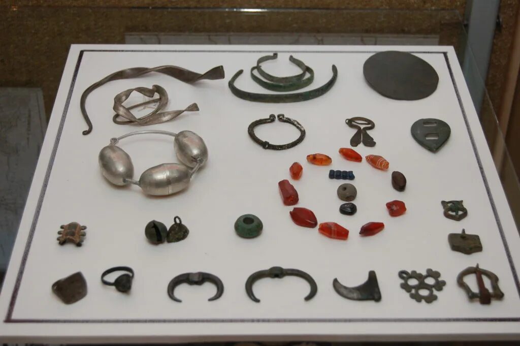 городище иднакар глазов. гнездово городище. ардинское городище. елизаветинское городище раскопки. городище 12 века тешилово.