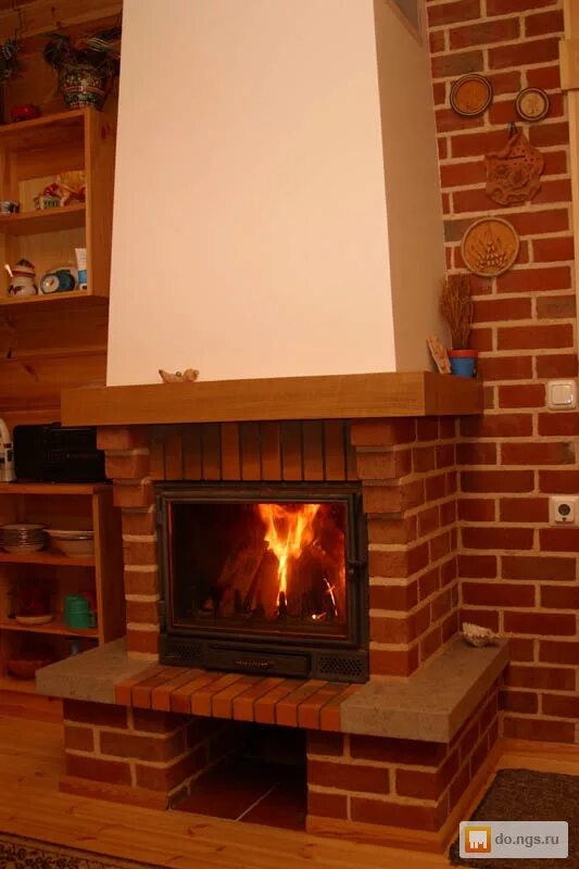 Камин из огнеупорного кирпича. Камин мета обкладка кирпичом. Камин облицованный кирпичом. Топка облицовка кирпич. Камин облицованный кирпичом.