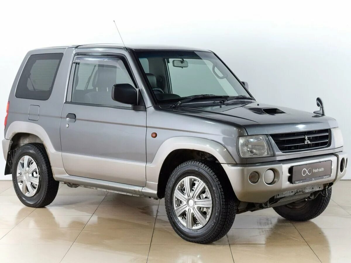 Mitsubishi mini купить. Pajero Mini 2001. Мицубиси Паджеро мини 2001. Mitsubishi Pajero Mini 0.7 at. Митсубиси Паджеро мини 2001 год.