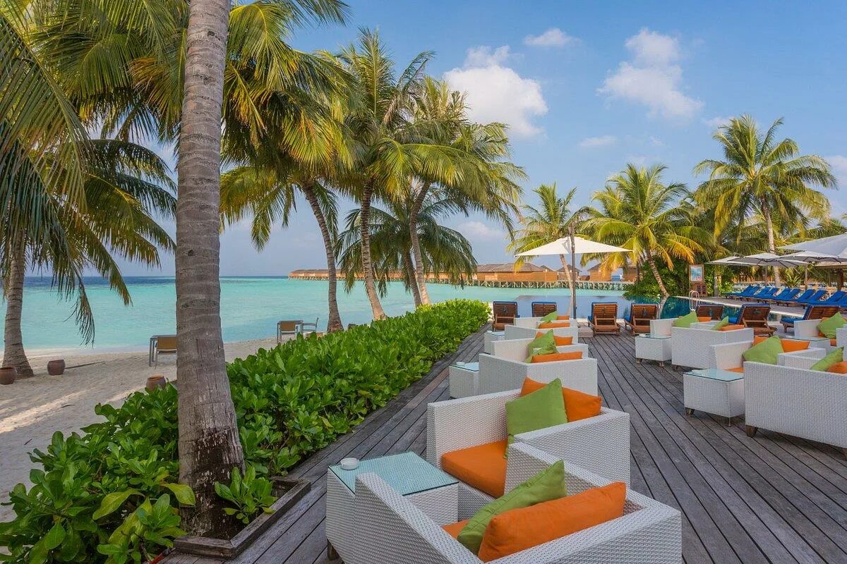 Vilamendhoo island resort. Виламендху Айленд Мальдивы. Vilamendhoo 4 Мальдивы. Виламенду отель Мальдивы. Отель Мальдивы Vilamendhoo Island Resort and Spa.