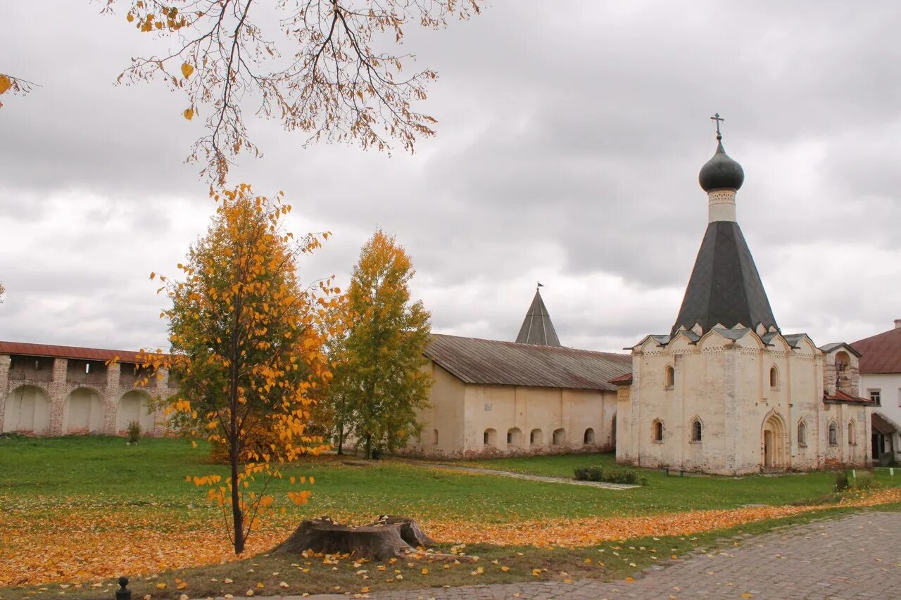 Белозерский монастырь святые