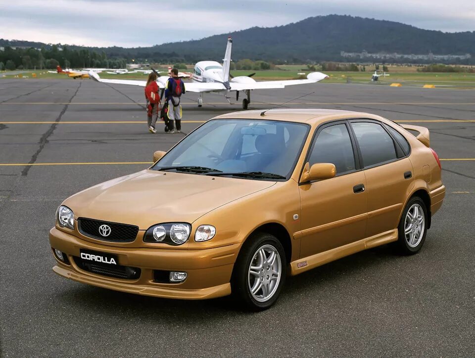 Corolla 2000 года. Toyota Corolla 1999. Toyota Corolla 110 хэтчбек. Toyota Corolla 2000 хэтчбек. Toyota Corolla 110 1999.