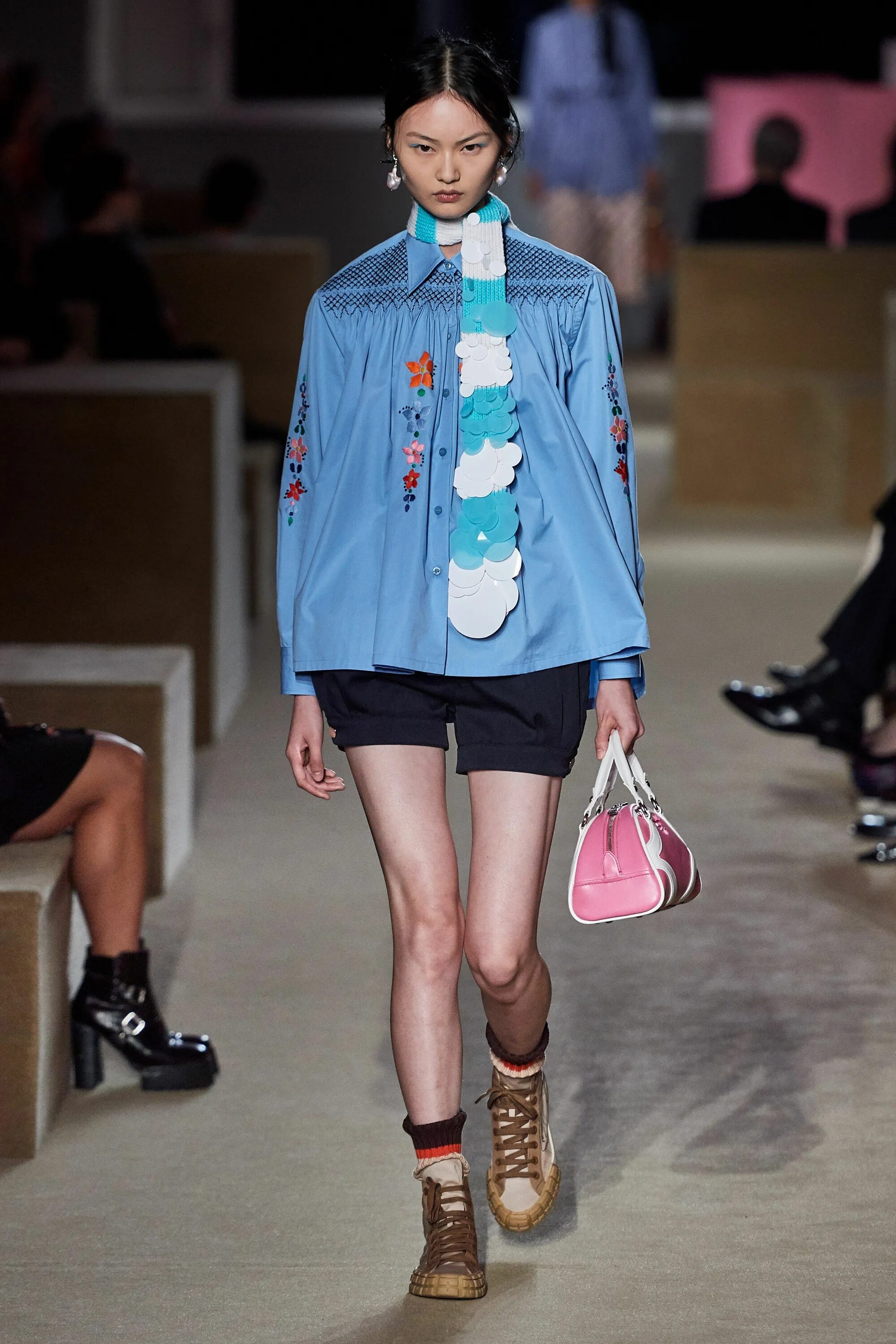 Модно одеваться 2025. Коллекция прада 2025 лето. prada коллекция 2025 года. prada resort 2025.