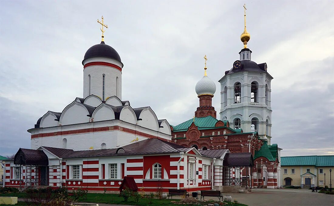 Дмитровский район московской области сайт. Николо-Пешношский монастырь. Дмитров монастырь Николо монастырь. Монастыри Дмитровского района. Николо-Пешношский монастырь трапезная.