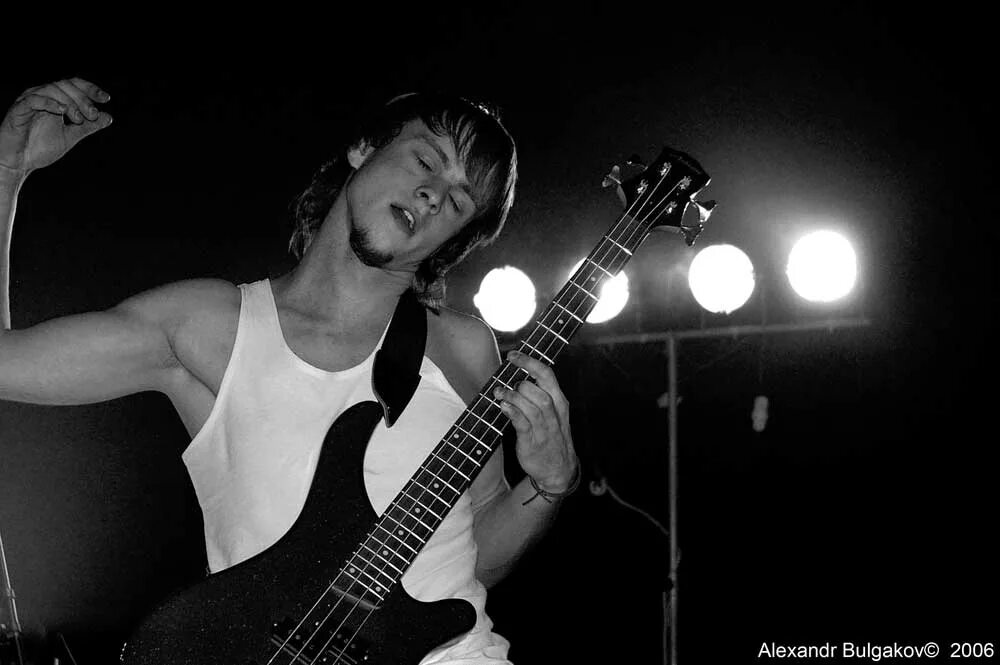 Still got the blues ноты для гитары. Still bass. Still bass. Blue side перевод. Акустическая гитара звукозапись.