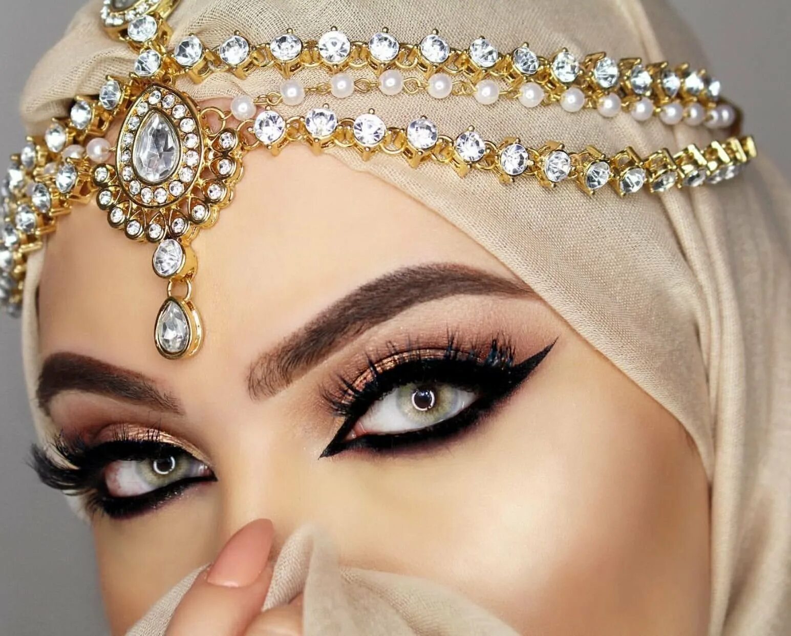 Восточный макияж Жади. Арабский макияж. Восточный макияж глаз.