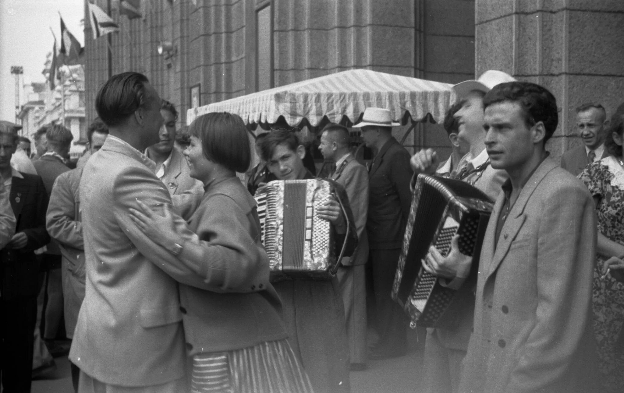 Фестиваль 1957 Хрущев. Советский Союз 1957. Культурная жизнь в СССР. Фестиваль 1957 года в Москве. Культура советской эпохи