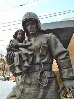 Памятник пожарным спасающим жизни