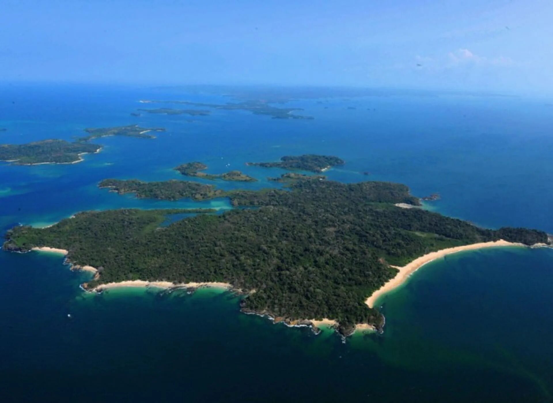 Второй остров в мире. Остров Рей Панама. Площади островов. Остров 10 кв км. Квадратный остров.