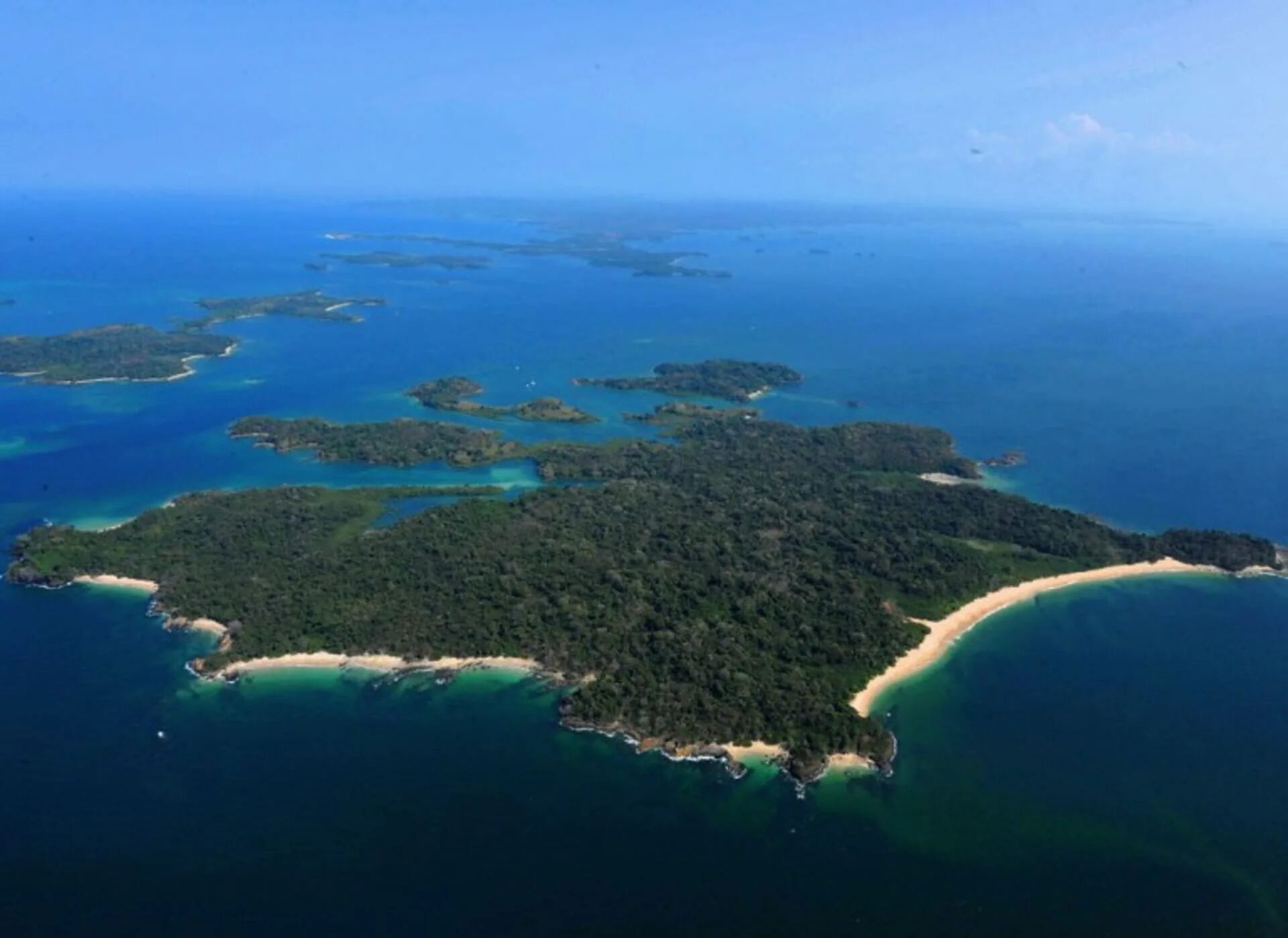 Остров Рей Панама. Остров 10000 км2. Площади островов. Остров 10 кв км. An island off the coast