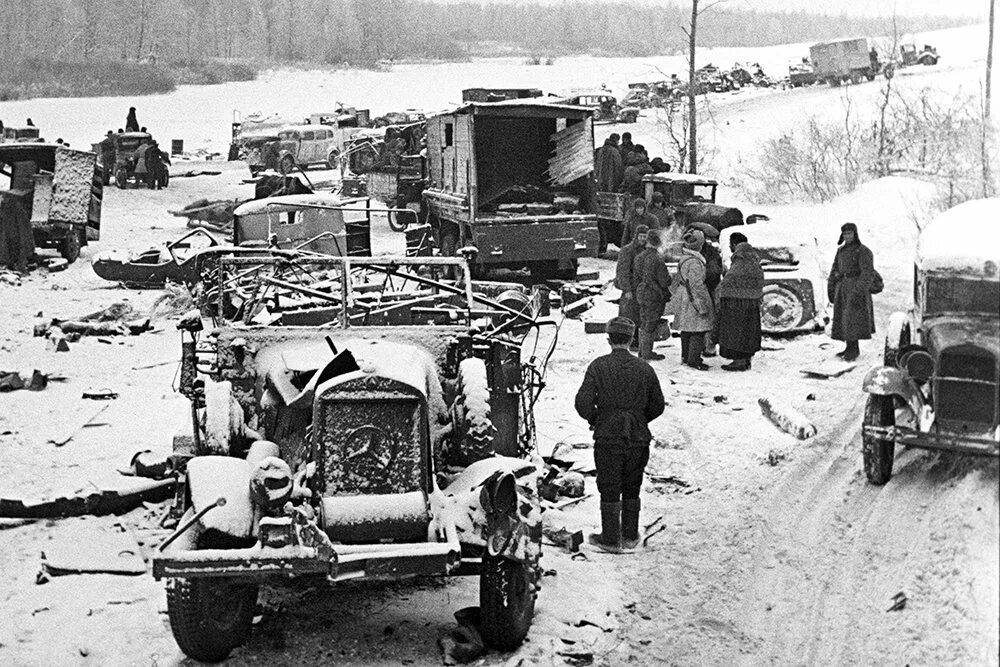 Контрнаступление красной армии под. Битва под Москвой 1941 контрнаступление. Контрнаступление советских войск под Москвой 5 декабря 1941 года. 5 Декабря 1941 контрнаступление в битве за Москву. 5 Декабря Москва 1941 год.