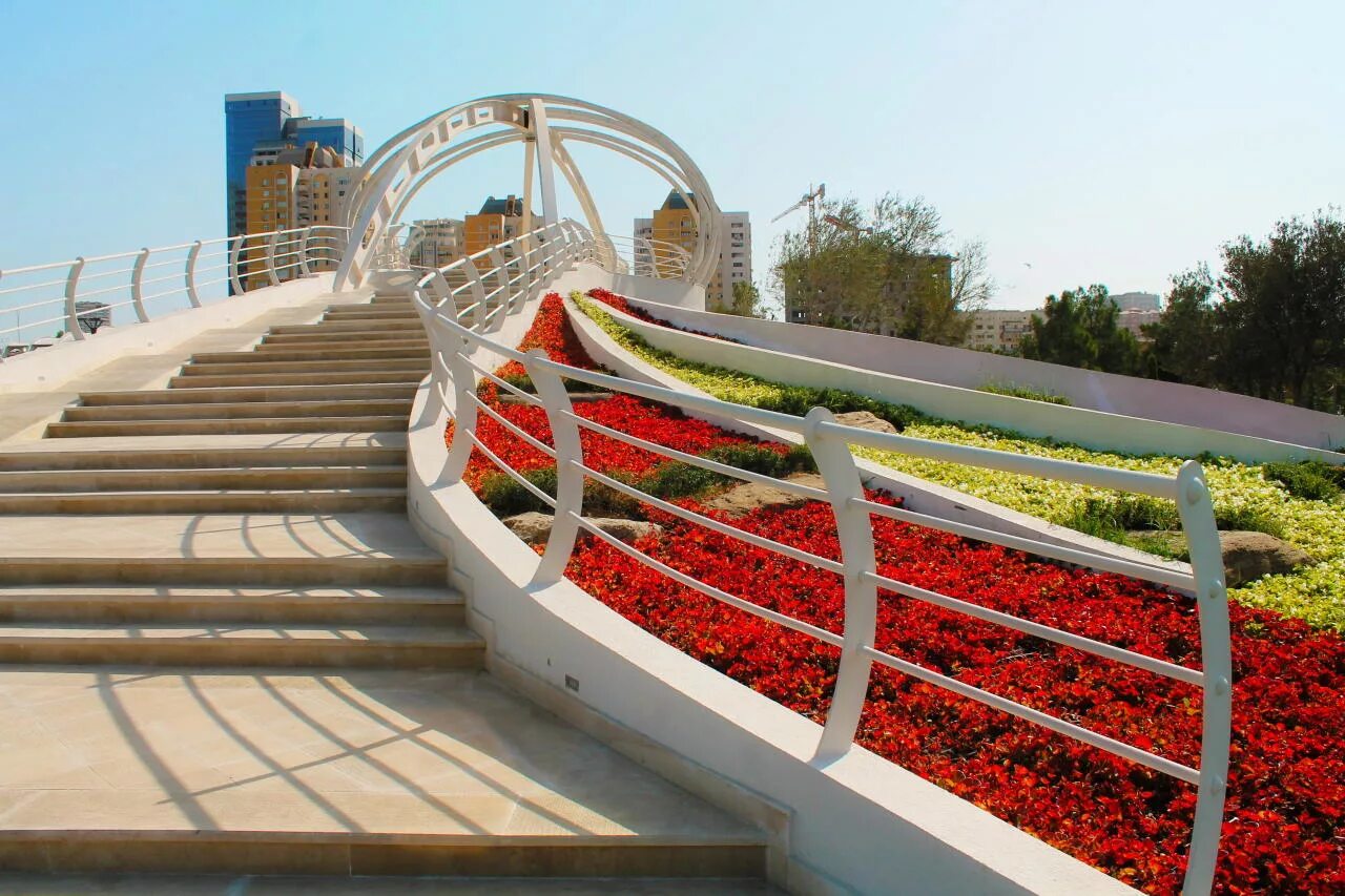 Парк любви Баку. Парк Баку Волгоград. Shuvelan Park Баку. Парк юношества в Баку. Парк азербайджан