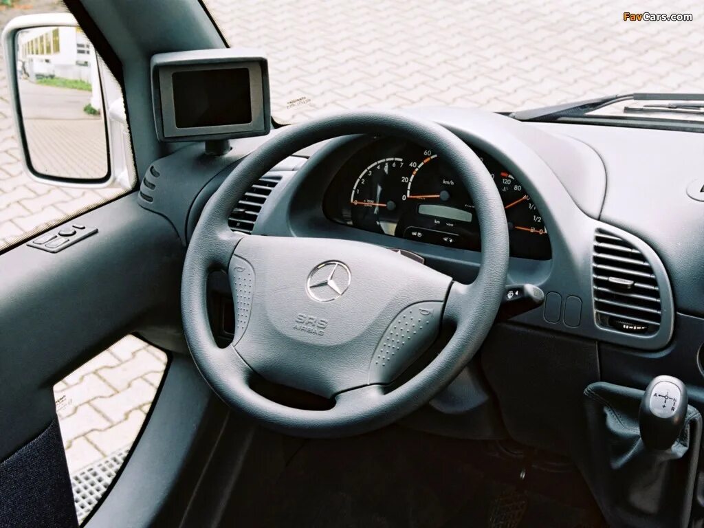 Mercedes Sprinter 2005 салон. Mercedes Sprinter 2001. Мерседес Спринтер 2001 года. Спринтер Классик 2001. Мерседес спринтер 2005 год