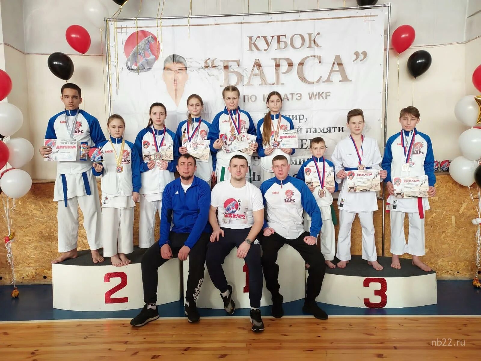 Тренер коканда кикбоксинг. Тренер бийск. Тренер бийск. Бригантина бийск бокс. Павел мамешин боксер.