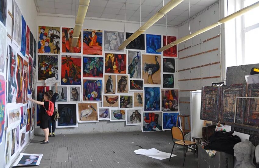 Художественная академия штиглица. Академия работает. Академия работает. Академия сергей андрияка. Мухинская академия художеств в санкт-петербурге.