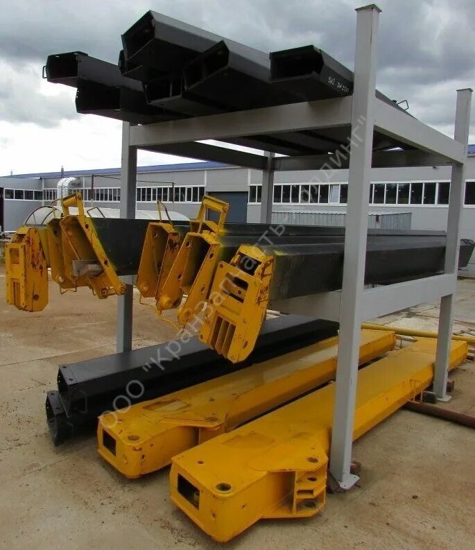 Секция стрелы верхняя кс-45717. Секции стрел автокрана 300т. Секции стрел. Секция стрелы хиаб 195. Секции стрел.