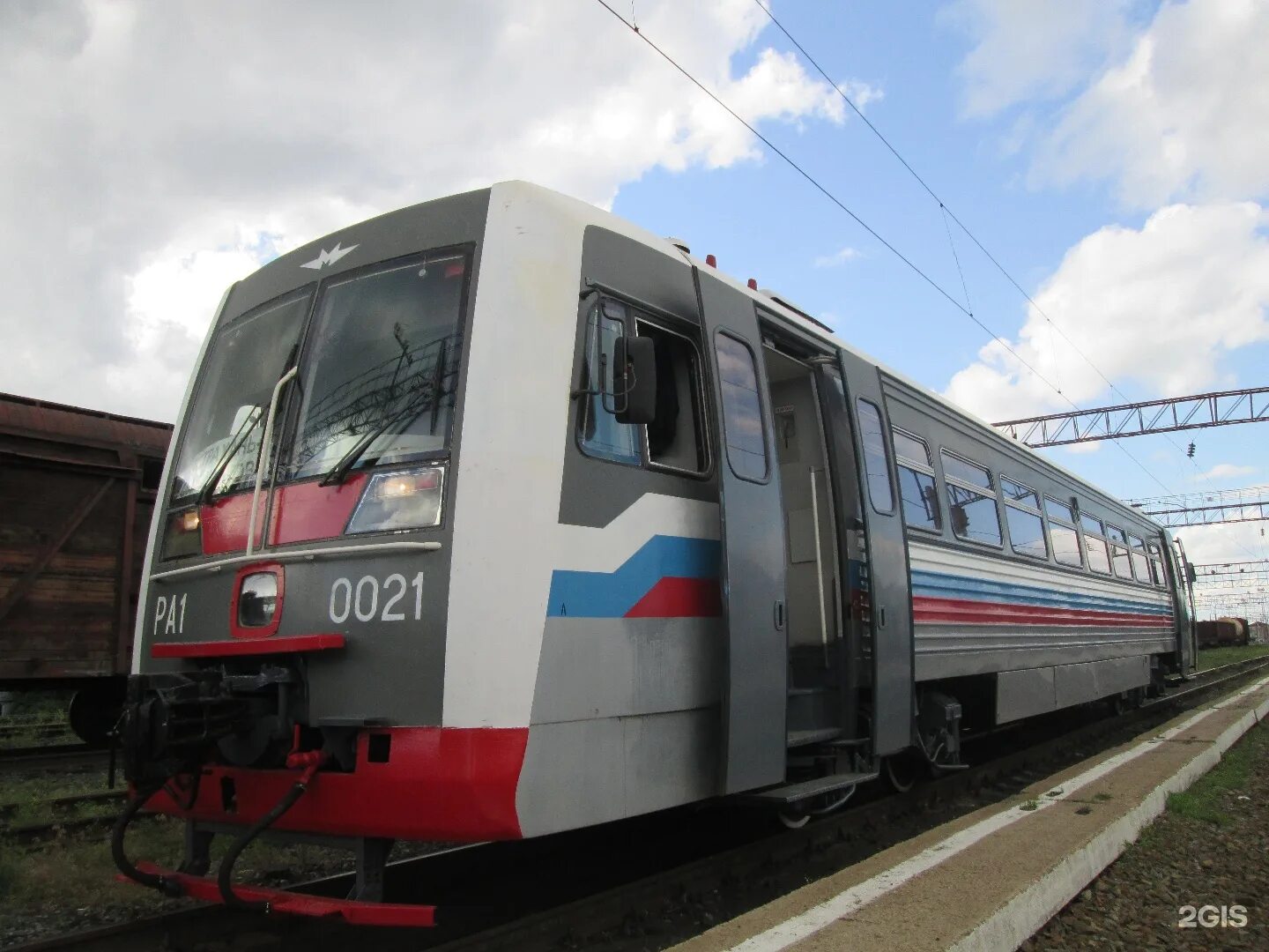 Электричка волгодонск сальск. Рельсобус Астрахань. Рельсовый автобус Астрахань. Станция Астрахань 2 рельсовый автобус. Электричка Волгодонск Куберле.