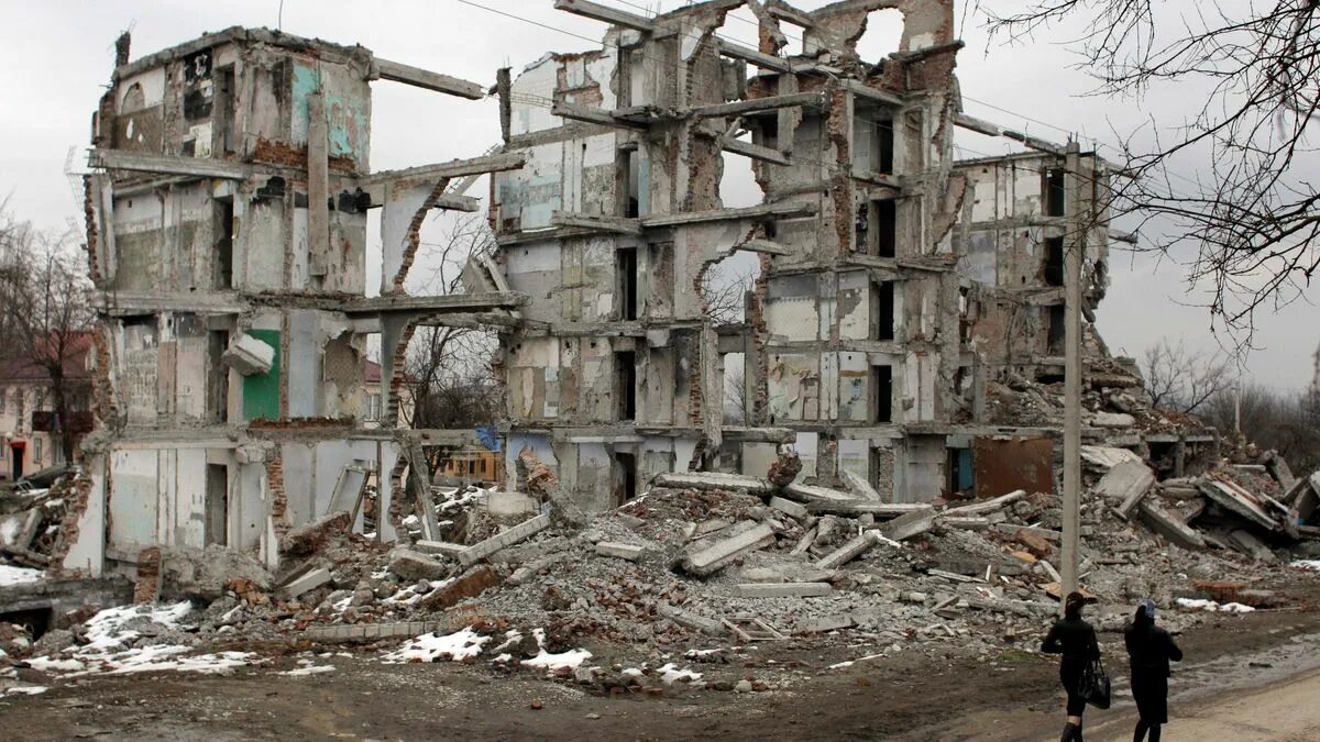 Разрушенный грозный. Чечня 1990 руины. Развалины после войны Чечня.