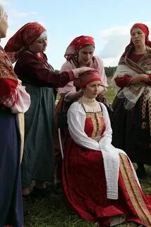 Кто исполняет плачи причитания на свадебном обряде