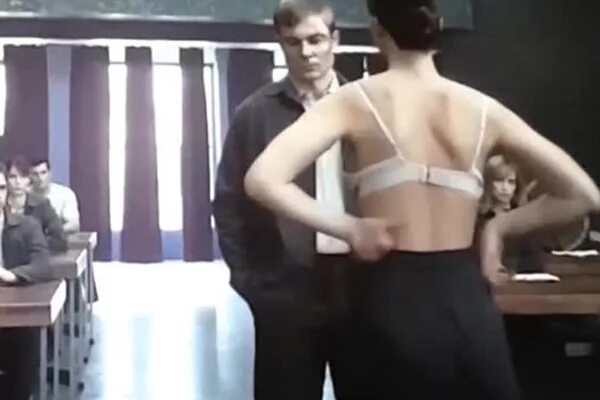 Голая Дженнифер В Фильме Красный Воробей