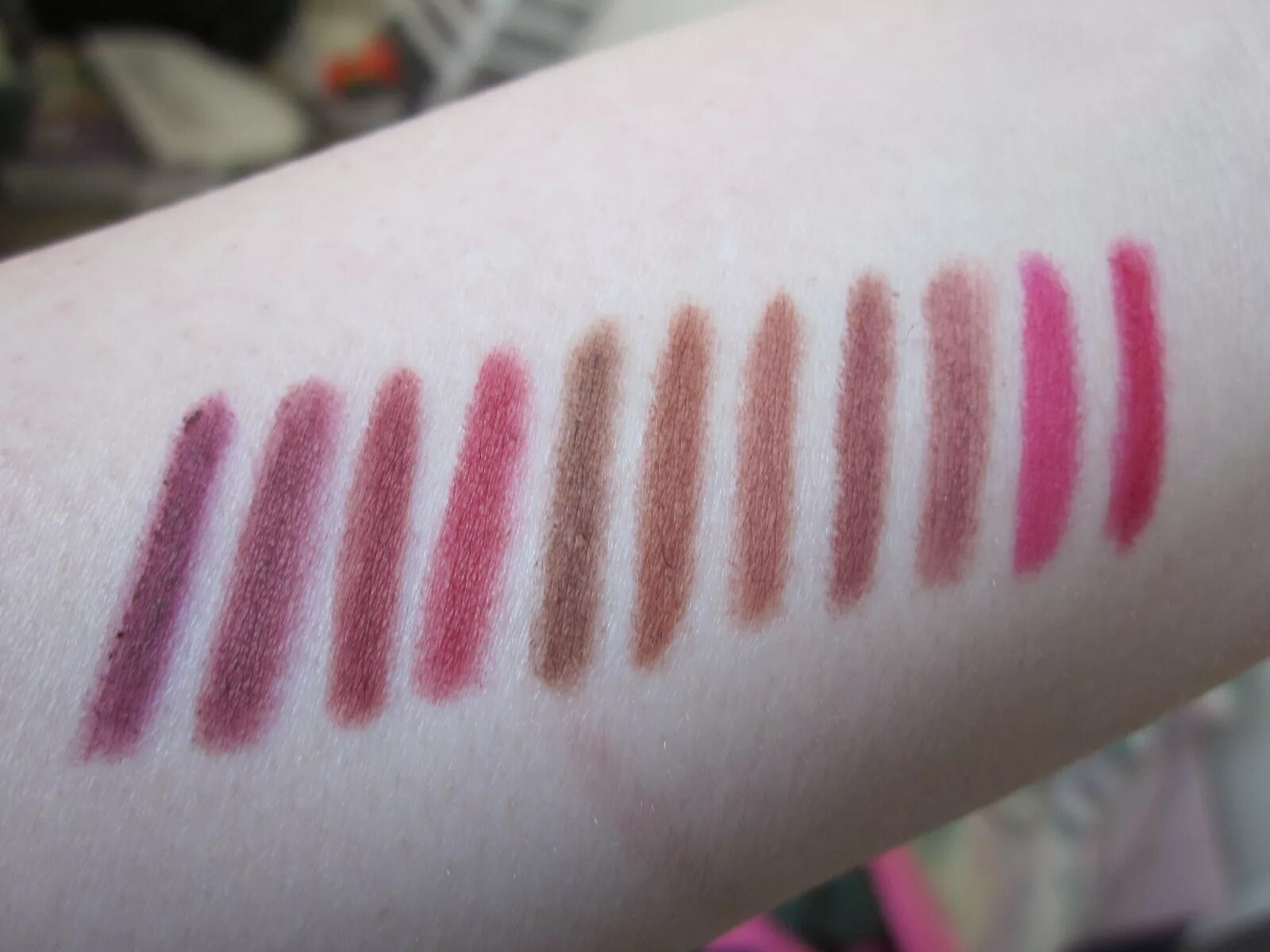 Pale mauve bobbi. Pink mauve bobbi brown карандаш. nyx lip pencil swatches. bobbi brown pale mauve карандаш.