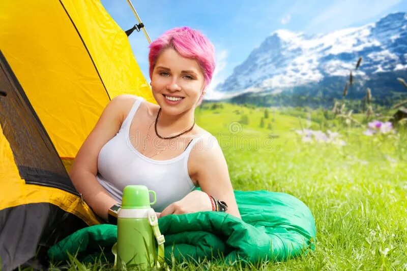 Job in a summer camp. Woman camp. Woman camp. Туристки в походе. Палатка на природе.
