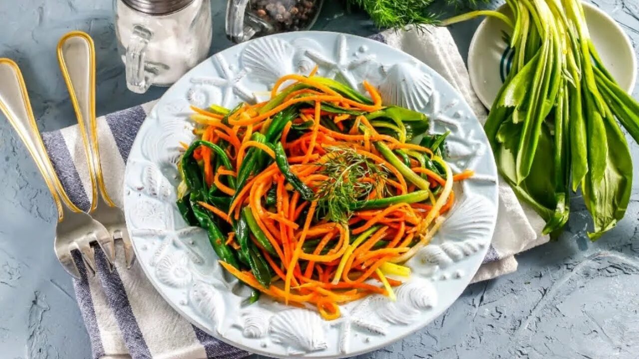 Лечо. Черемша с болгарским перцем. Черемша ингушская. Черемша стручковая. Салат с куриной грудкой и болгарским перцем.