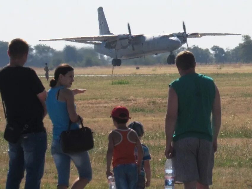 Нападение на морозовск. Морозовск аэродром. Морозовск аэродром военный. Военный аэродром в Морозовске Ростовской области. Морозовск авиабаза.