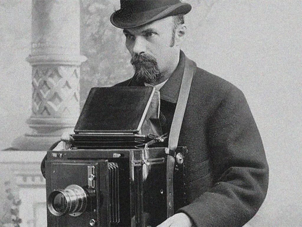 В каком году изобрели камеру