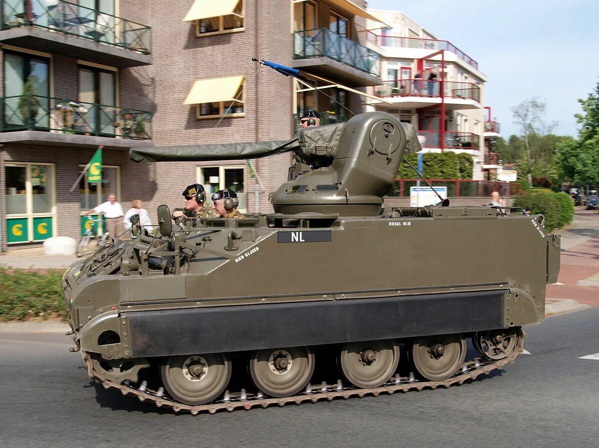 Ypr 765. Бтр ypr-765. ypr 765 бронетранспортер. ypr-765 боевая машина.