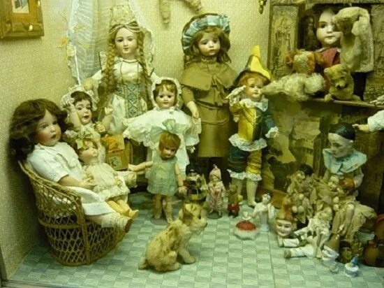 В каком веке были игрушки. Игрушки 19 века. Игрушки детей 19 века. Игрушки 18 века. Старинные детские игрушки 19 века.