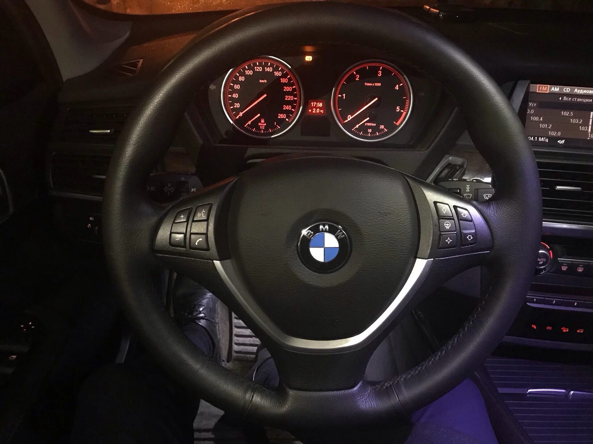 Руль бмв x5. Руль bmw е70. Руль бмв х5 е70. Руль бмв е70. Руль бмв х5 е70.