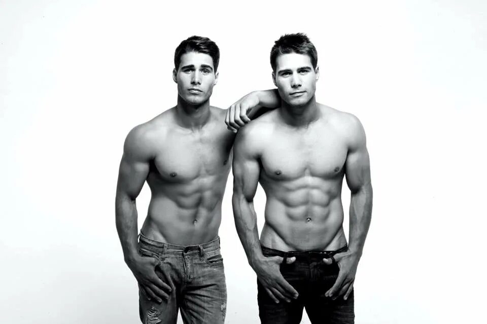 Близнецы работа мужчина на завтра. Twins rubin &amp; reval minnekhanov. близнецы парни. молодые парни близнецы.