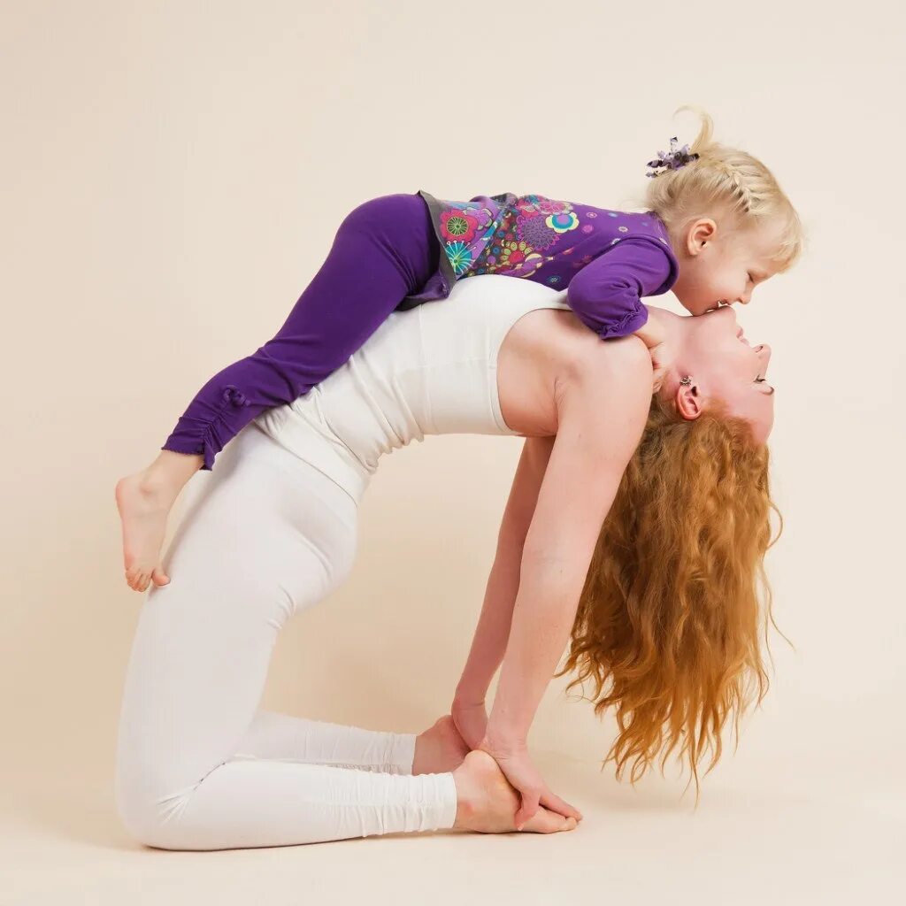 Детская йога. Йога мама и ребенок. Позы йоги для детей. Ёга для детей 9 лет.